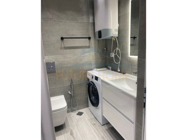 Tirane, jepet me qera apartament 1+1 , 450 € (Don Bosko)