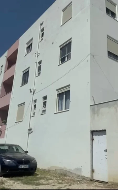 Tirane, shitet apartament 2+1 Kati 3, 95 m² 95.000 € (Babrru)