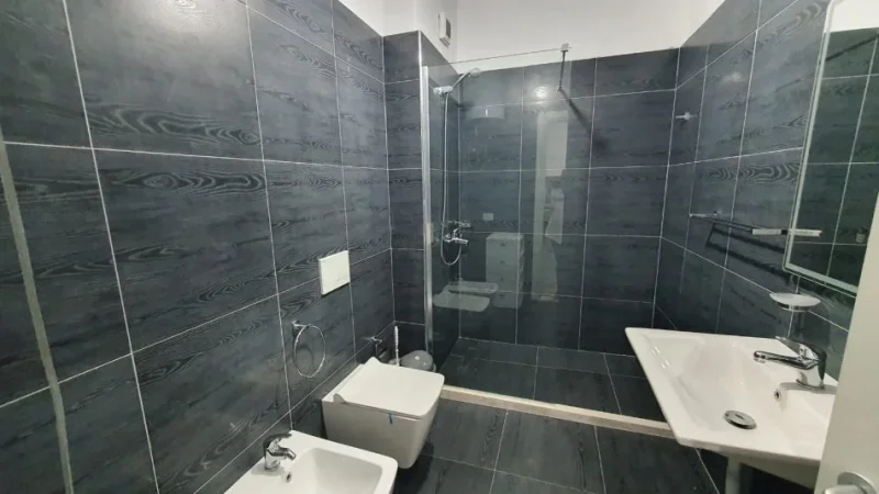 Tirane, jepet me qera apartament 1+1 Kati 4, 80 m² 400 € (Astir)