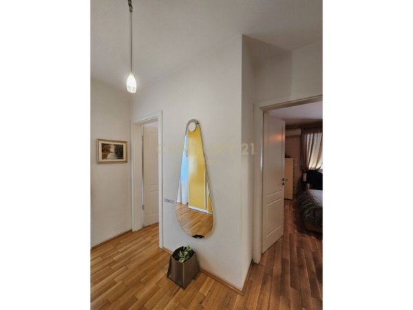 Tirane, jepet me qera apartament 2+1+Ballkon Kati 6, 75 m² 1.500 € (Liqeni Tiranes)