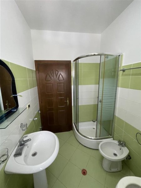 Durres, shitet apartament 3+1 Kati 5, 146 m² 105.000 € (Plazh, Durres)