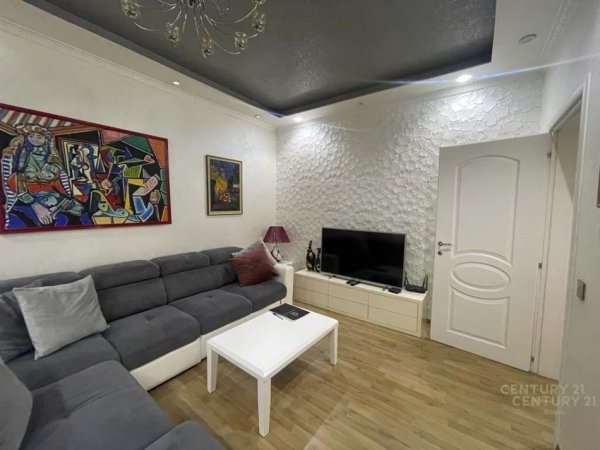 Tirane, jepet me qera apartament 2+1 Kati 2, 63 m² 600 € (Don Bosco)