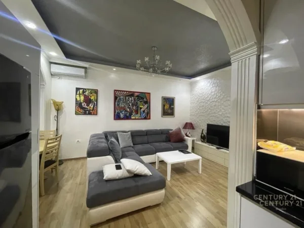 Tirane, jepet me qera apartament 2+1 Kati 2, 63 m² 600 € (Don Bosco)