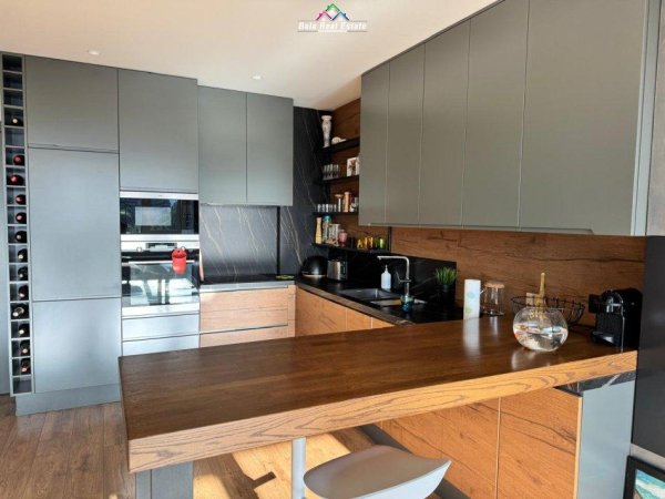 Tirane, jepet me qera apartament 3+1 Kati 7, 138 m² 268.000 € (rruga e elbasanit)