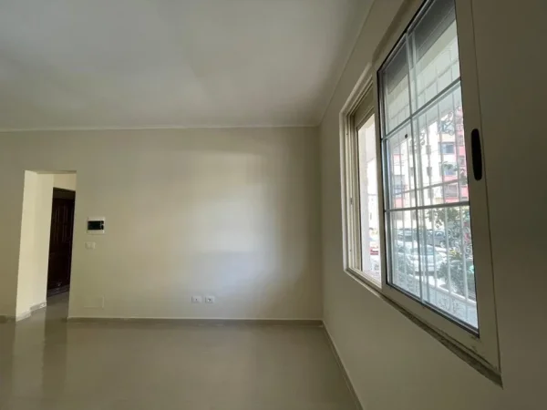 !SHITUR! Durres, shitet apartament 1+1+Ballkon Kati 1, 52 m² 55.000 € (Ne krah te Hotel Adriatik, Plazh, Durres.)