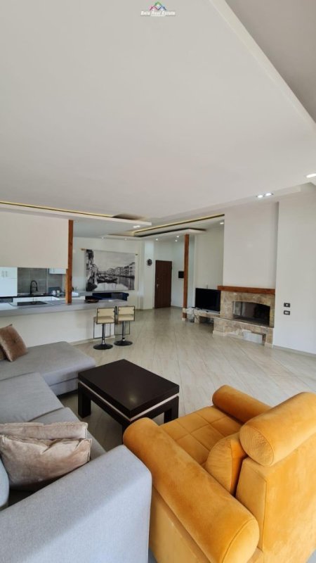 Tirane, jepet me qera apartament 2+1 Kati 7, 120 m² 750 € (liqeni i thate)