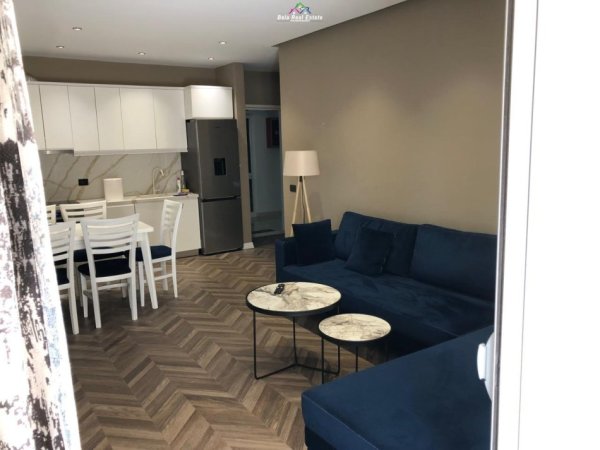 Tirane, jepet me qera apartament 1+1+Ballkon Kati 6, 65 m² 580 € (KOMUNA E PARISIT)