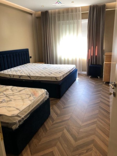 Tirane, jepet me qera apartament 1+1+Ballkon Kati 6, 65 m² 580 € (KOMUNA E PARISIT)