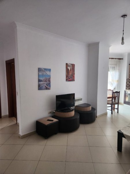 Tirane, jepet me qera apartament 2+1 , 72 m² 400 € (Porcelan)