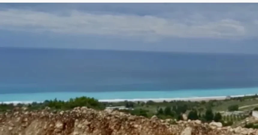 Dhermi - Palase, shitet toke ne bregdet , 4.500 m² 650.000 € (Rruga e Re Nacionale Dhermi - Himar)