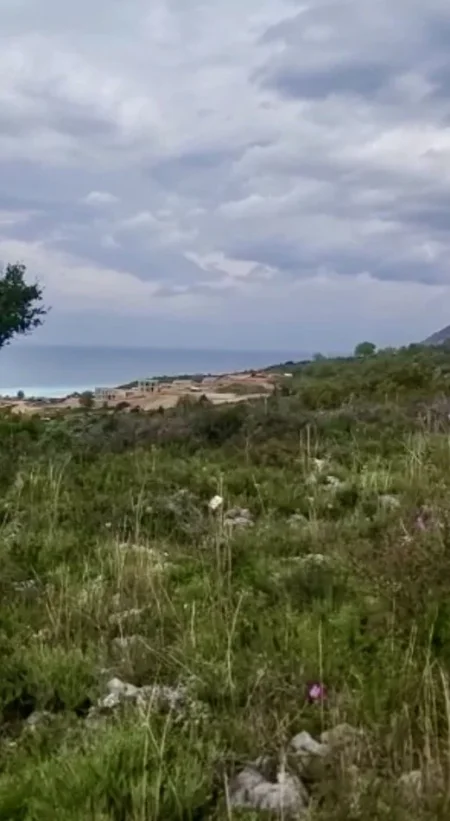 Dhermi - Palase, shitet toke ne bregdet , 4.500 m² 650.000 € (Rruga e Re Nacionale Dhermi - Himar)