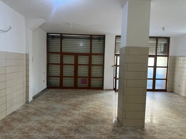 Tirane, shitet ambjent biznesi Kati 0, 92 m² 120.000 € (Ali Demi)