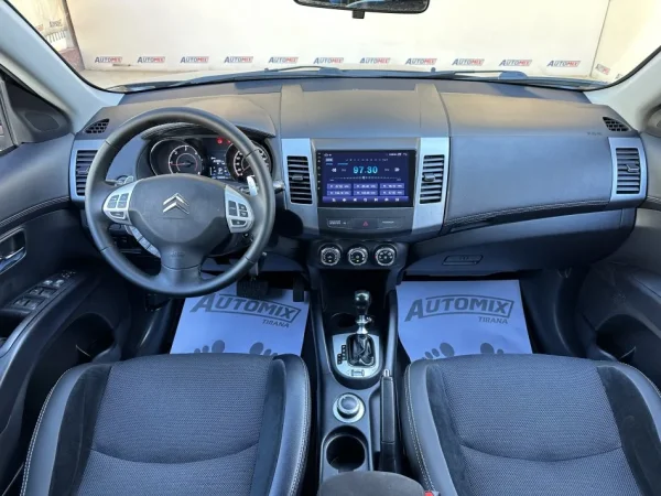 Tirane, shes SUV | Fuoristrad | Xhip CITROEN C-CROSSER Nafte, e zeze automatik Klima 212.000 km 6.200 €