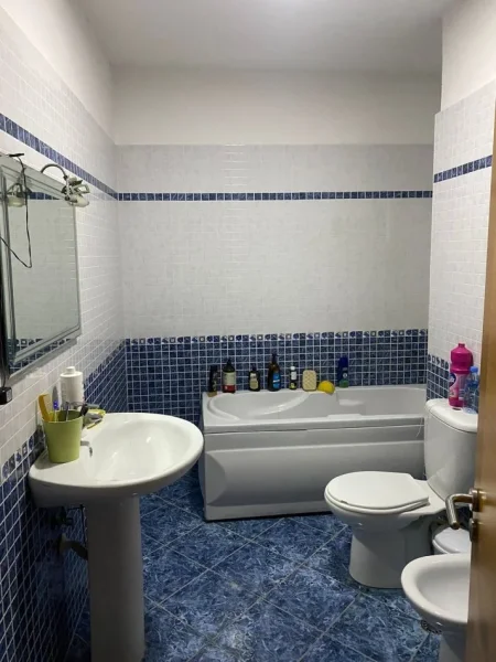 Shitet 2+1+2+2+Garazh, Kati 3, 123m², Lek 15,400,000 (Fresk/Linze, Rezidenca Trebicka)