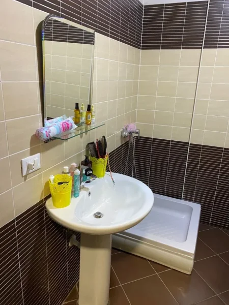 Shitet 2+1+2+2+Garazh, Kati 3, 123m², Lek 15,400,000 (Fresk/Linze, Rezidenca Trebicka)