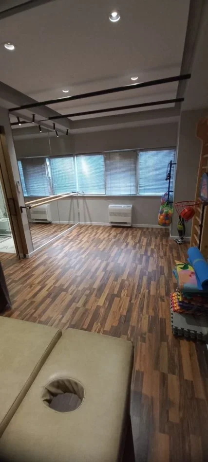 Tirane, jepet me qera zyre Kati 2, 45 m² 400 € (Mine peza)