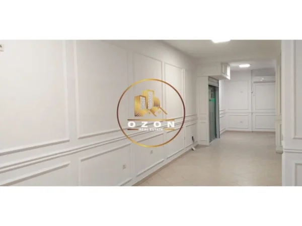 Ambjent Biznesi Me Qira Tek Ish Ekspozita 60,000 ALL!