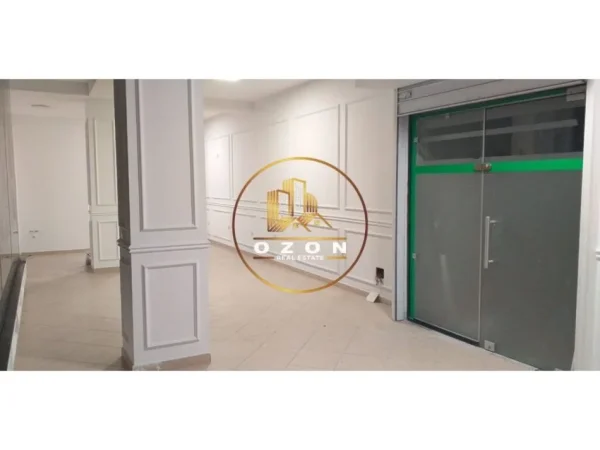 Ambjent Biznesi Me Qira Tek Ish Ekspozita 60,000 ALL!