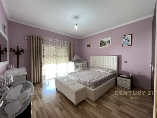 Tirane, jepet me qera Vile 3 Katshe Kati 0, 520 m² 4.500 € (PRANE "AKACIA HILL" TEG)