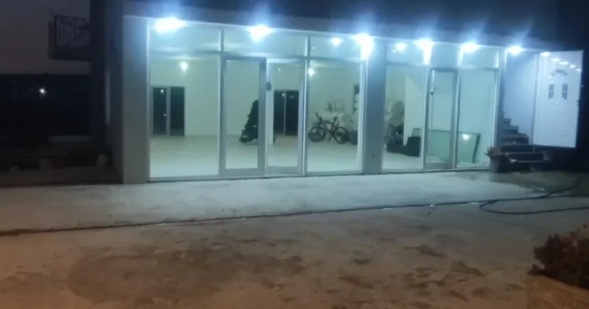 Tirane, jepet me qera Kati 1, 130 m² (Mustafa Lita)