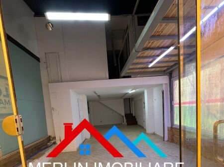 Tirane, shitet ambjent biznesi Kati 0, 40 m² 105.000 € (Sali Butka)