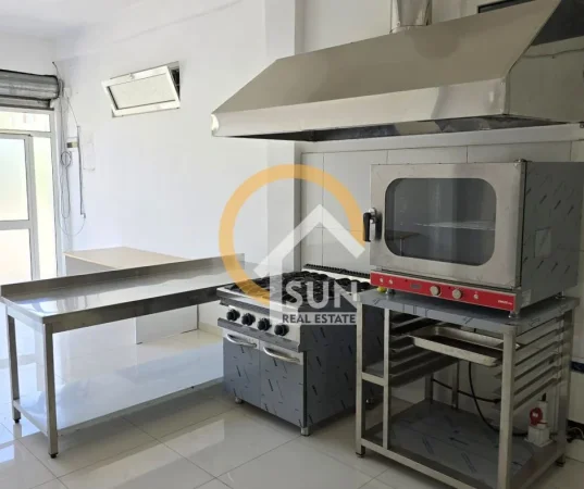 Shkoder, jepet me qera ambjent biznesi Kati 0, 55 m² 300 € (RRUGA MYZAFER PIPA, SHKODER)