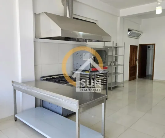 Shkoder, jepet me qera ambjent biznesi Kati 0, 55 m² 300 € (RRUGA MYZAFER PIPA, SHKODER)