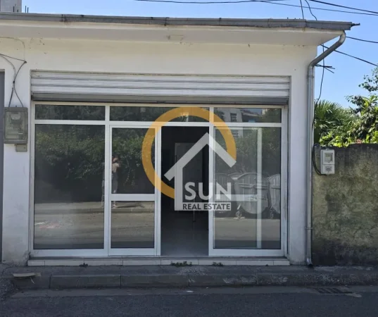 Shkoder, jepet me qera ambjent biznesi Kati 0, 55 m² 300 € (RRUGA MYZAFER PIPA, SHKODER)
