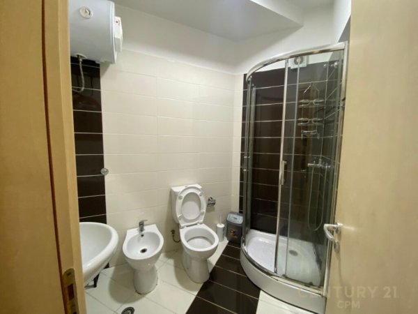 Tirane, shitet apartament 1+1 Kati 2, 72 m² 