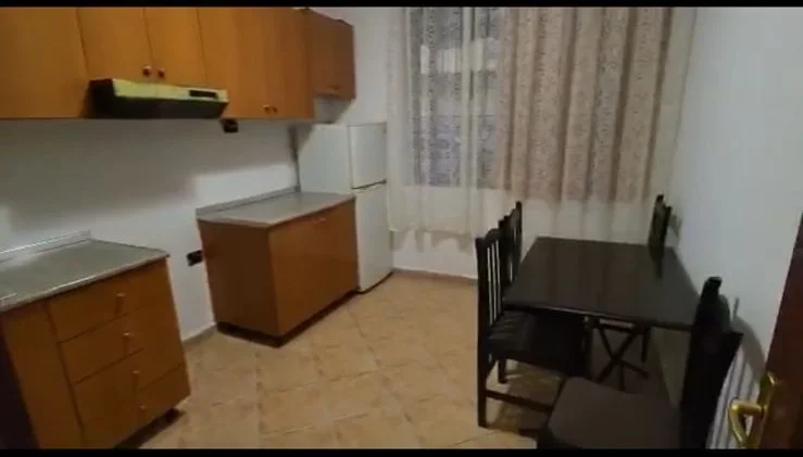 Tirane, jepet me qera apartament 1+1 Kati 1, 63 m² 35.000 LEKE (ISH RESTORANT DURRESI)