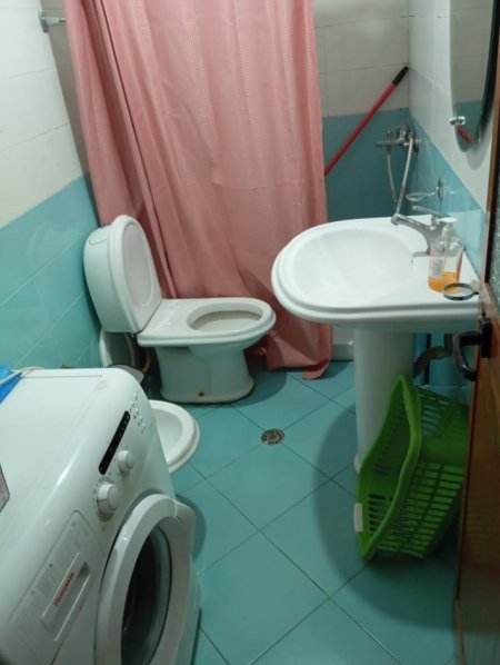 Tirane, jepet me qera apartament 2+1+Ballkon Kati 4, 70 m² 400 € (MOZAIKU I TIRANES)