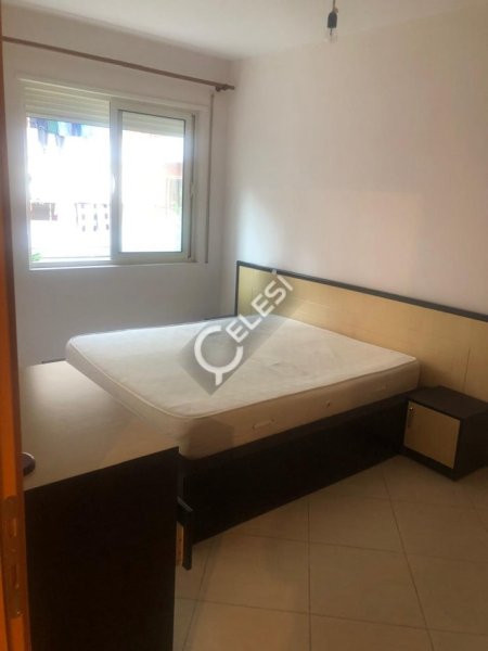 Tirane, jepet me qera apartament 1+1 Kati 2, 70 m² 300 € (FRESK)