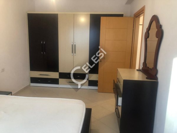 Tirane, jepet me qera apartament 1+1 Kati 2, 70 m² 300 € (FRESK)