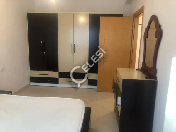 Tirane, jepet me qera apartament 1+1 Kati 2, 70 m² 300 € (FRESK)