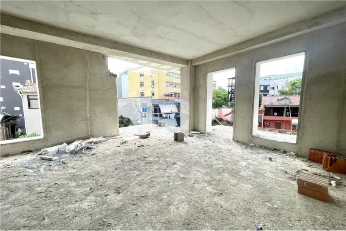 Tirane, shitet apartament 1+1 Kati 3, 75 m² 89.900 € (Rruga e Dibres - QSUT)