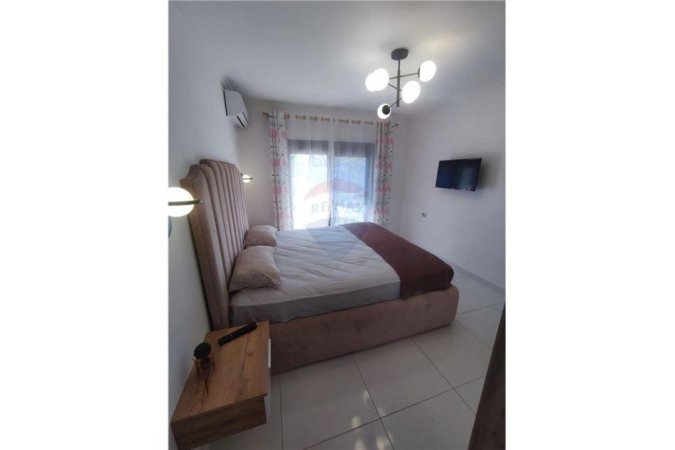 Shqiperi, shitet apartament 1+1 Kati 2, 70 m² 115.000 € (Golem)