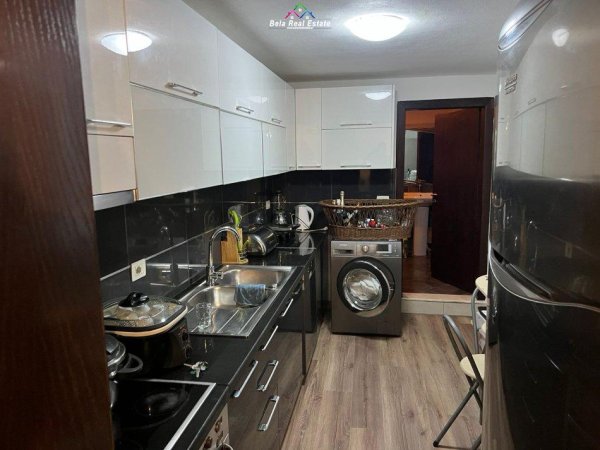 Tirane, jepet me qera apartament 2+1 Kati 1, 105 m² 750 € (qender)