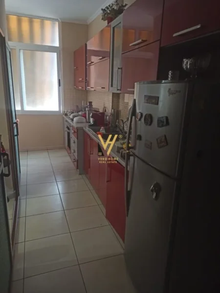 Tirane, shitet apartament 2+1+Ballkon Kati 5, 81 m² 150.000 € (RRUGA PETRO NINI LUARASI)