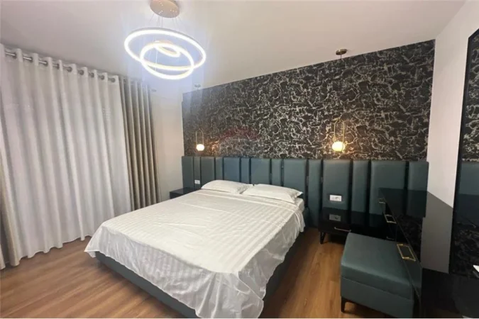 Tirane, jepet me qera apartament 2+1+Ballkon Kati 4, 82 m² 700 € (Fusha Aviacionit)