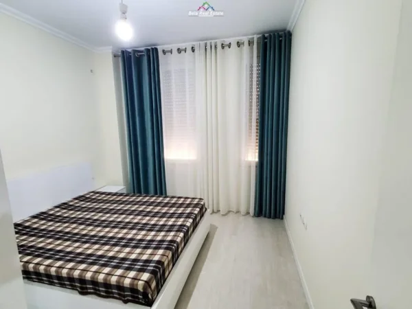 Tirane, jepet me qera apartament 1+1+Ballkon Kati 1, 60 m² 500 € (liqeni i thate)