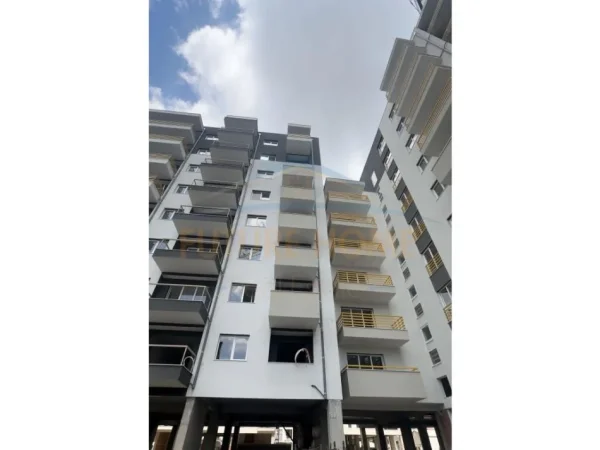 Tirane, shitet apartament 1+1 Kati 4, 79 m² 110.390 € (LAPRAKE)