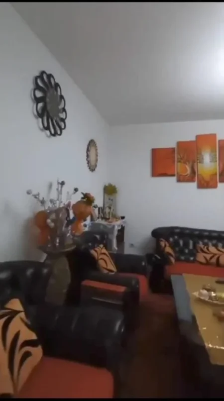 Tirane, shes apartament 2+1 Kati 3, 94 m² 128.000 € (yzberisht)