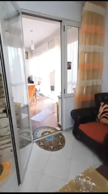 Tirane, shes apartament 2+1 Kati 3, 94 m² 128.000 € (yzberisht)