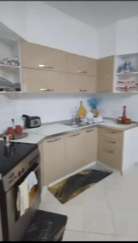 Tirane, shes apartament 2+1 Kati 3, 94 m² 128.000 € (yzberisht)