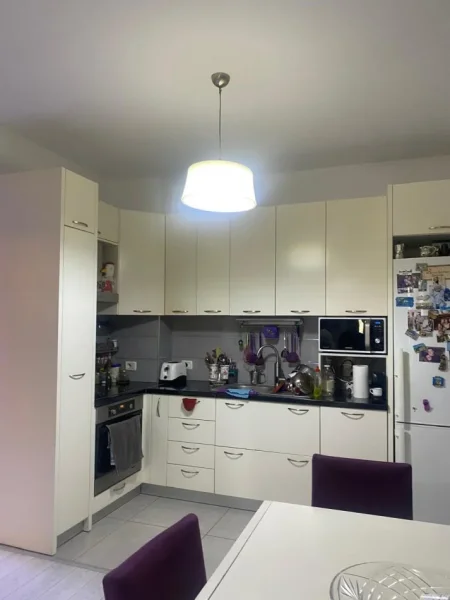 Tirane, shes apartament 2+1+Ballkon Kati 2, 94 m² 122.000 € (yzbeirsht)