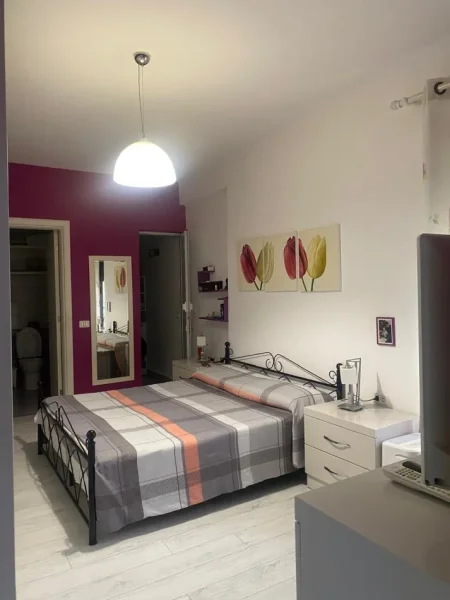 Tirane, shes apartament 2+1+Ballkon Kati 2, 94 m² 122.000 € (yzbeirsht)