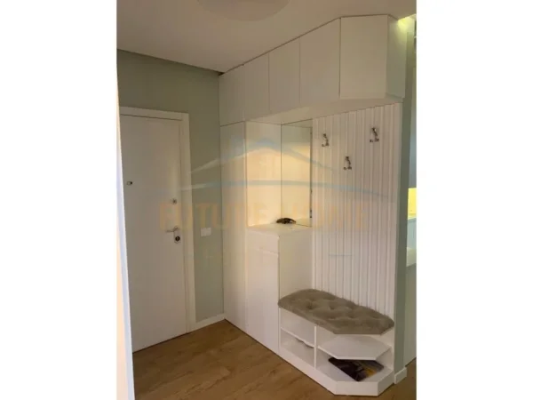 Tirane, jepet me qera apartament 2+1 Kati 2, 104 m² 900 € (21 DHJETORI)
