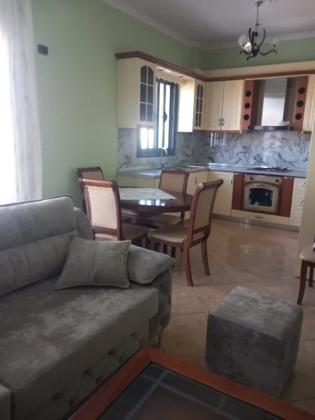 Tirane, jepet me qera apartament 2+1 Kati 2, 120 m² 300 € (Ali dem)
