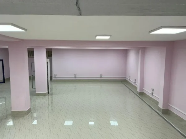 Tirane, jepet me qera ambjent biznesi Kati 0, 140 m² 650 € (Ali Demi)