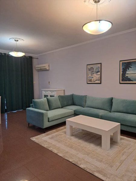 Tirane, jepet me qera apartament 2+1 Kati 2, 130 m² 800 € (Pazari i Ri)